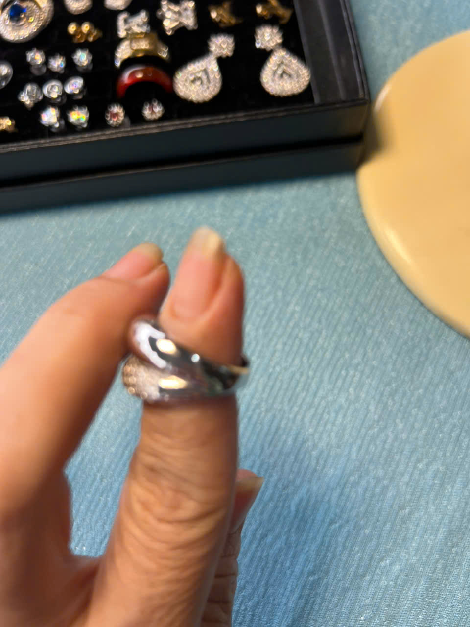 Nhẫn 17